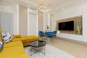 Służewiec Apartment by Renters