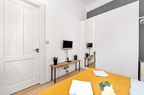 Lumina apart with view on Plac Zamkowy