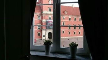 Lumina apart with view on Plac Zamkowy