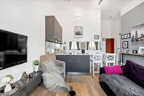 Lumina apart with view on Plac Zamkowy