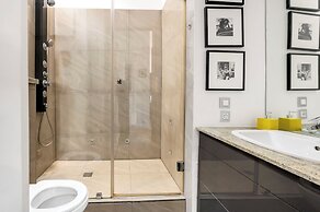 Lumina apart with view on Plac Zamkowy