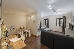 Apartamentos na Praça by An Island Apart