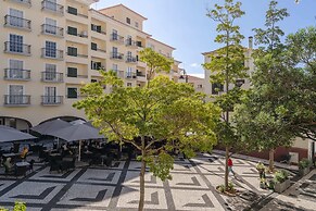 Apartamentos na Praça by An Island Apart