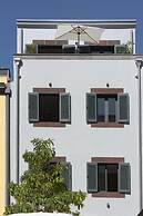 Apartamentos na Praça by An Island Apart