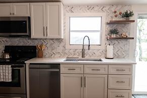 New Best Location Spectacular Views Dock Arcade