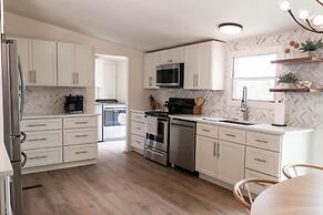 New Best Location Spectacular Views Dock Arcade