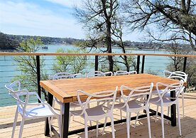 New Best Location Spectacular Views Dock Arcade