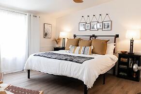 New Best Location Spectacular Views Dock Arcade