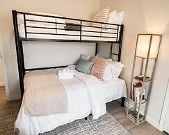 New Best Location Spectacular Views Dock Arcade