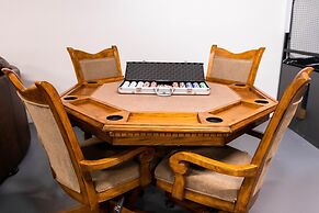 New Best Location Spectacular Views Dock Arcade