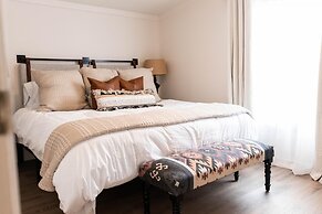 New Best Location Spectacular Views Dock Arcade