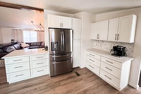 New Best Location Spectacular Views Dock Arcade