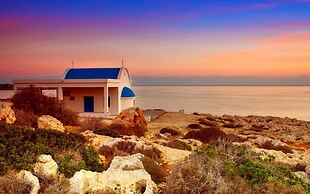 Sun Plaza Suites - Adults Only