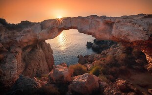 Sun Plaza Suites - Adults Only