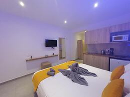 Sun Plaza Suites - Adults Only