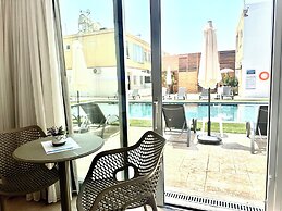 Sun Plaza Suites - Adults Only