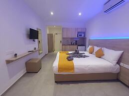 Sun Plaza Suites - Adults Only