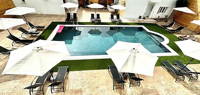 Sun Plaza Suites - Adults Only