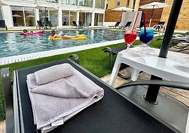 Sun Plaza Suites - Adults Only