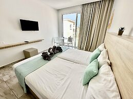 Sun Plaza Suites - Adults Only