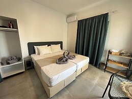 Sun Plaza Suites - Adults Only