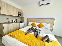 Sun Plaza Suites - Adults Only