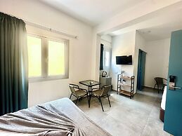 Sun Plaza Suites - Adults Only