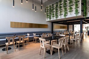 Sun Plaza Suites - Adults Only