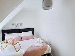 Quartz Apartment in Cambridge