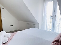 Quartz Apartment in Cambridge