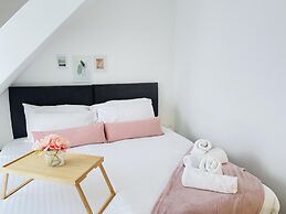 Quartz Apartment in Cambridge