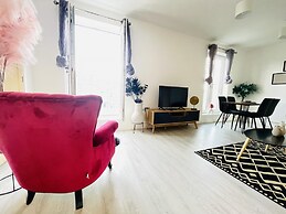 Quartz Apartment in Cambridge
