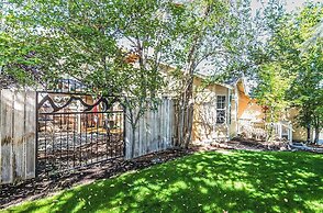 Backyard Oasis Close to Town Fast Wi-fi Quiet