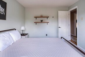 Backyard Oasis Close to Town Fast Wi-fi Quiet