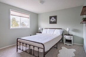 Backyard Oasis Close to Town Fast Wi-fi Quiet