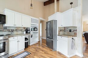 Backyard Oasis Close to Town Fast Wi-fi Quiet