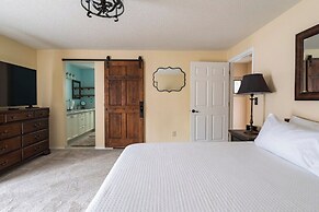 Backyard Oasis Close to Town Fast Wi-fi Quiet