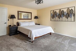 Backyard Oasis Close to Town Fast Wi-fi Quiet