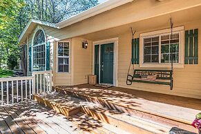 Backyard Oasis Close to Town Fast Wi-fi Quiet