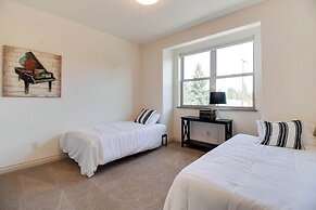 Rooftop Deck Walk to River Downtown Fire pit