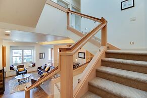 Rooftop Deck Walk to River Downtown Fire pit