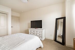 Rooftop Deck Walk to River Downtown Fire pit