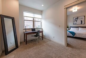 Rooftop Deck Walk to River Downtown Fire pit