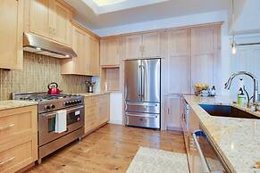 Rooftop Deck Walk to River Downtown Fire pit