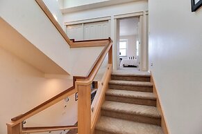 Rooftop Deck Walk to River Downtown Fire pit