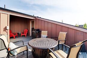 Rooftop Deck Walk to River Downtown Fire pit