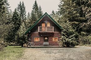 11sl - Wi-fi - No Pets Log Cabin - Sleeps 7 2 Bedroom Cabin by Redawni