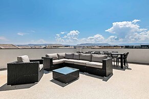 Paradise Shores 8 Bedroom Home