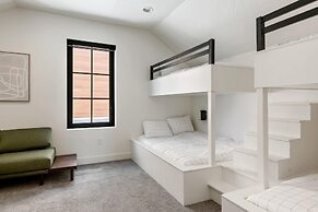 Paradise Shores 8 Bedroom Home