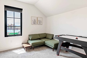 Paradise Shores 8 Bedroom Home